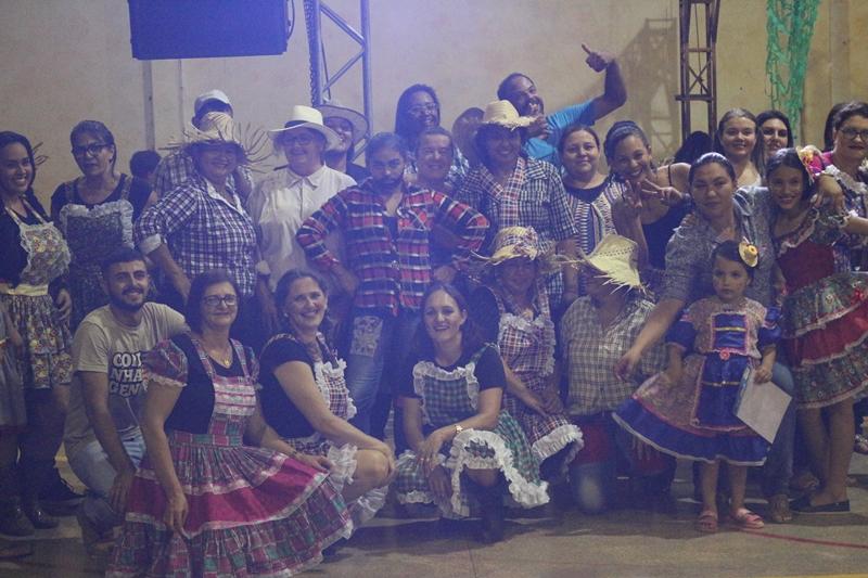 Escola Municipal Aloízio Jacob Webler realiza grandiosa festa junina (2)