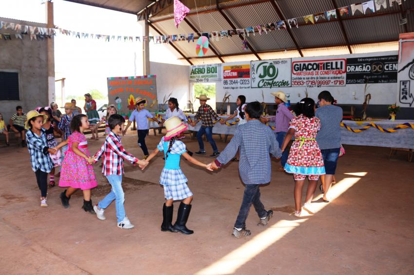 Festa Julina Escola Municipal Vitor Valendolf.