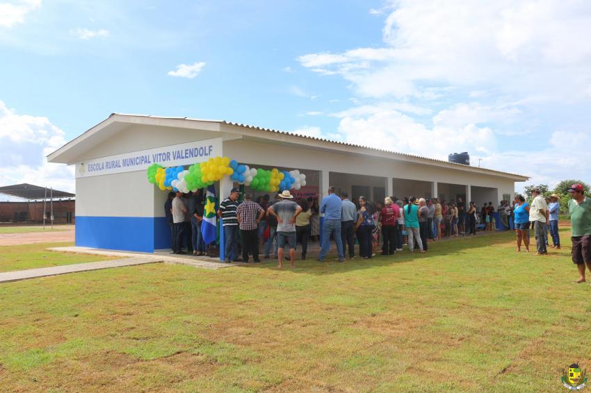 Inauguração Escola Municipal Rural Vitor Valendolf  