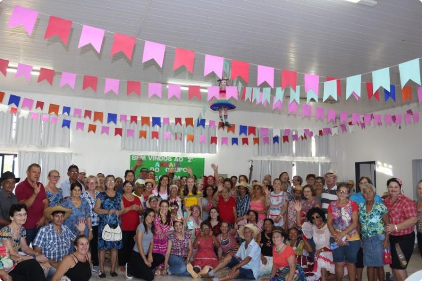 Mais de 200 idosos participam de festa Junina da Assistência Social