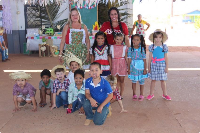 Arraiá da Escola Vitor Valendolf une família e comunidade escolar