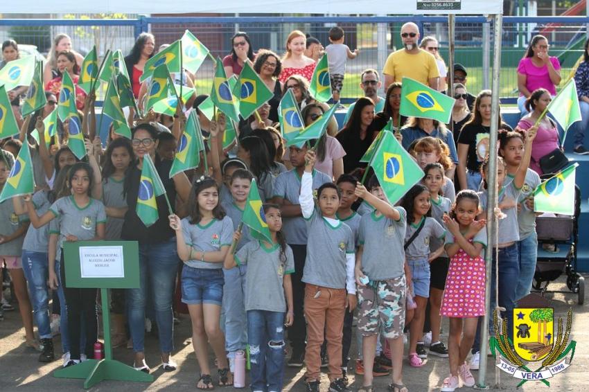 Ato Cívico 7 de setembro na praça 13 de maio