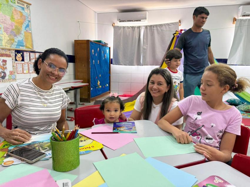 Família na Escola. Educação, Saúde e Assistência Social