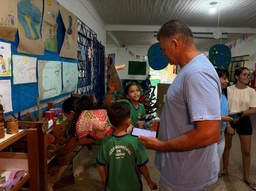 Exposição sobre o Meio Ambiente na Escola Nilza