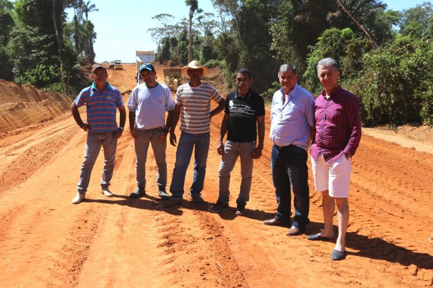 Após dialogo Empreiteira retoma as obras das duas UBS